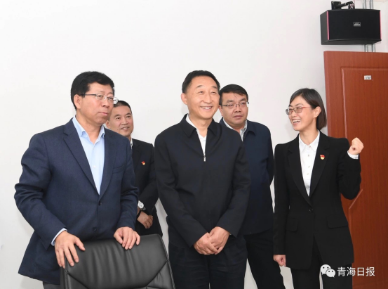 省委副書記、代省長(zhǎng)劉寧在副省長(zhǎng)王黎明等領(lǐng)導(dǎo)的陪同下視察物產(chǎn)集團(tuán)